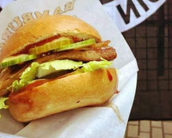 VEGAN BURGER DAYS v Crossu (Praha)