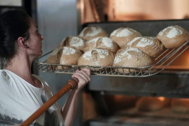 Benefiční dokumentární pondělí: Our Daily Bread + diskuze s Kuchařkami bez Domova (Praha) 