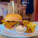 cross-kavarna-praha-vegan-burger
